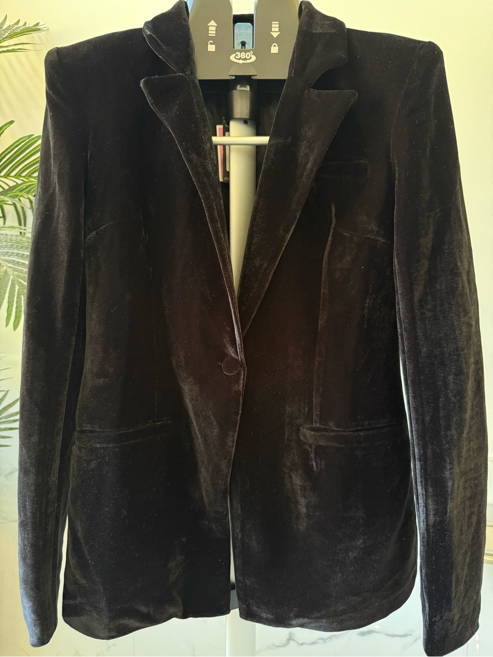 NWT PrettyLittleThing x Naomi Campbell Black Velvet Blazer Suit Set